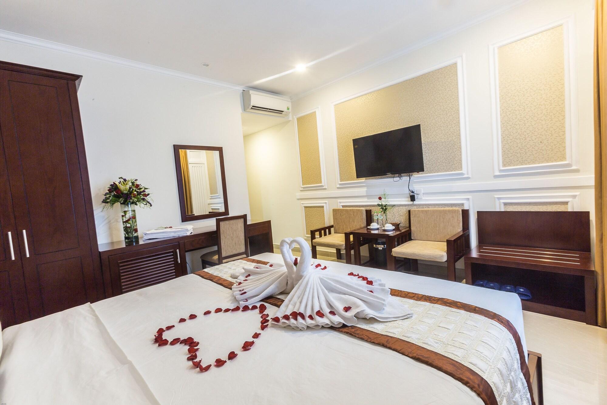 Lychee Hotel 23/40