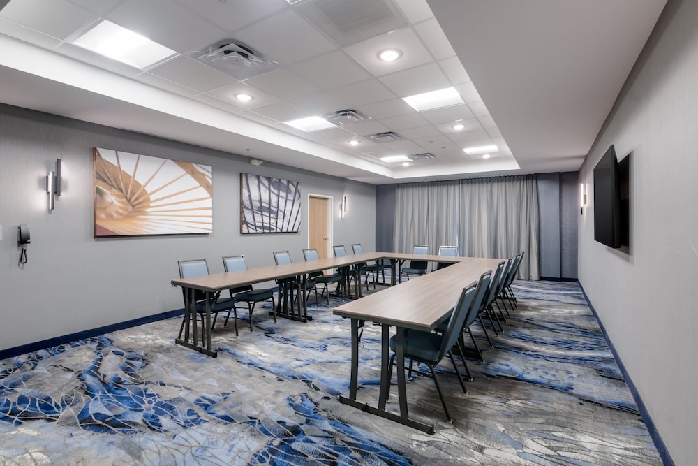 Fairfield Inn & Suites by Marriott Virginia Beach Town Center 18/20