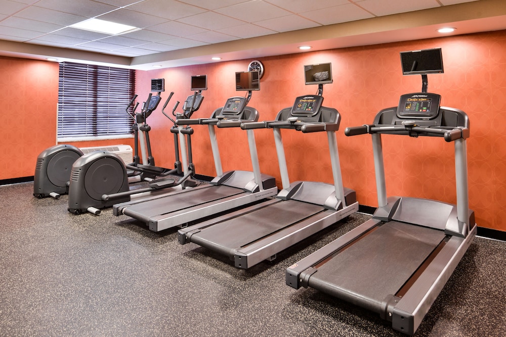 Holiday Inn Hotel and Suites Rochester Marketplace 30/64