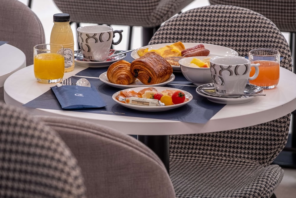 Golden Tulip Lyon Ouest Techlid - Hotel & Spa 64/76