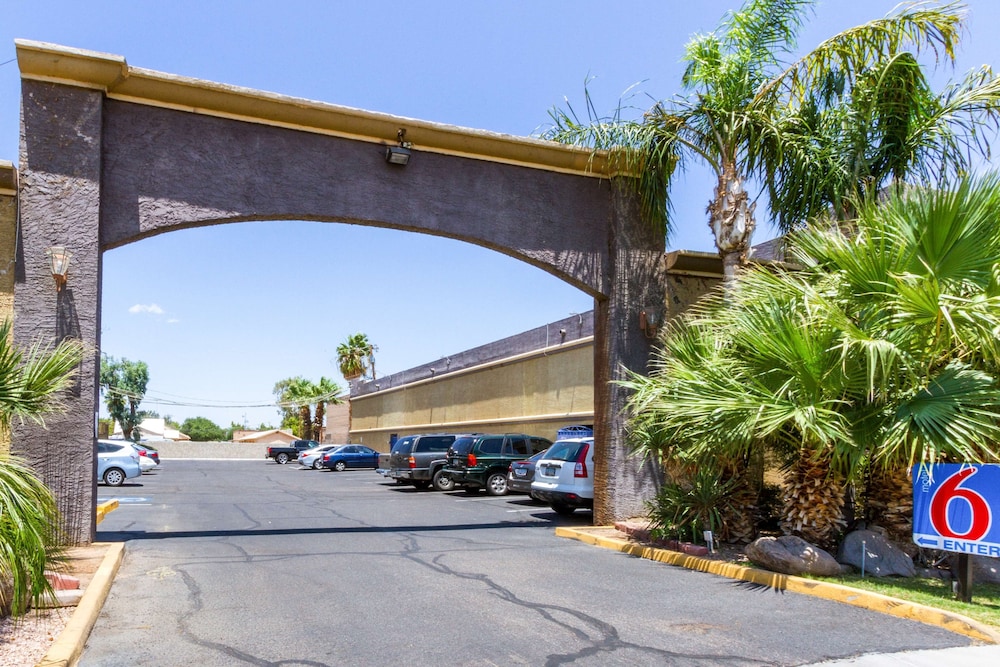 Motel6 Glendale, AZ 33/48