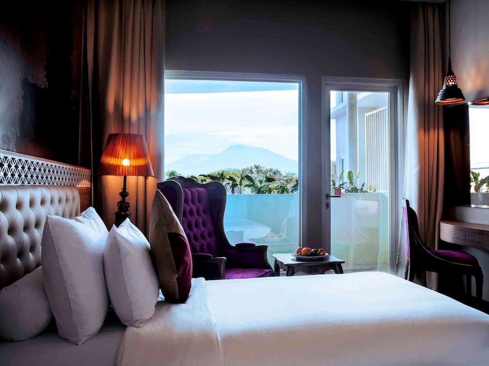 Grand Mercure Yogyakarta Adi Sucipto 34/70