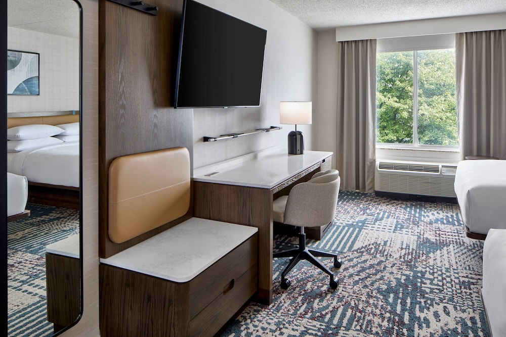 Delta Hotels by Marriott Toledo 41/50