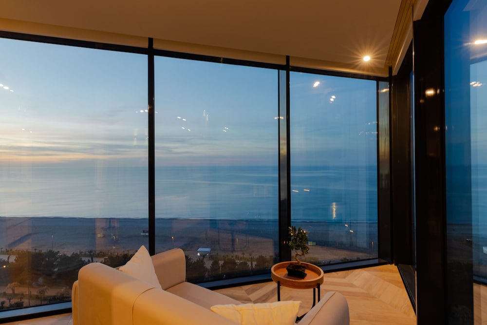 MiraMar Luxury Residences 57/86