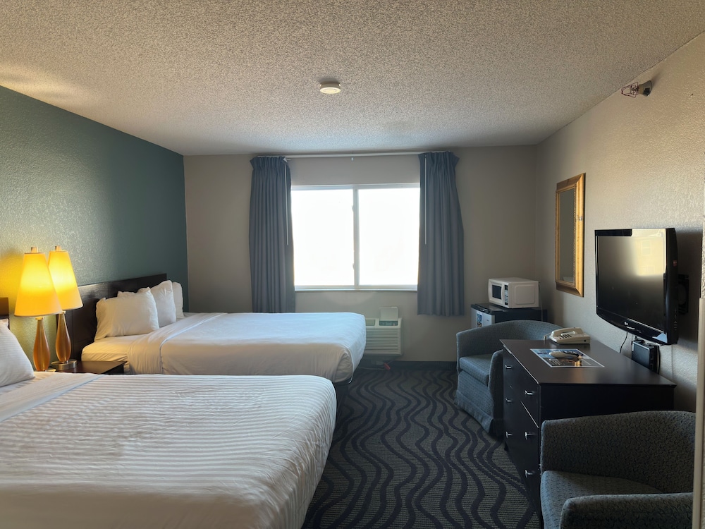 Baymont Inn & Suites by Wyndham Lincoln NE 9/47
