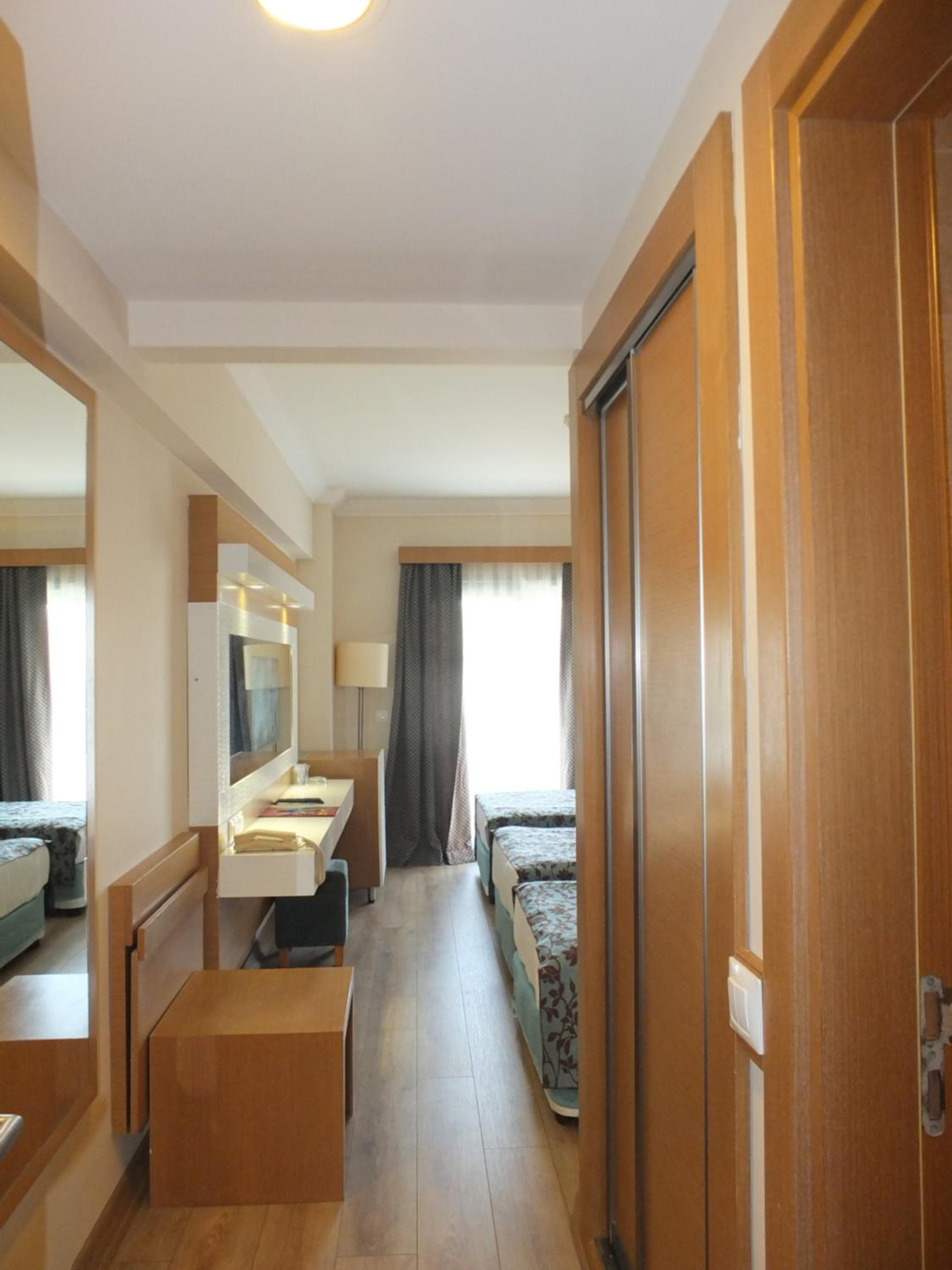 Room, Triple, Marbel Hotel 7/10