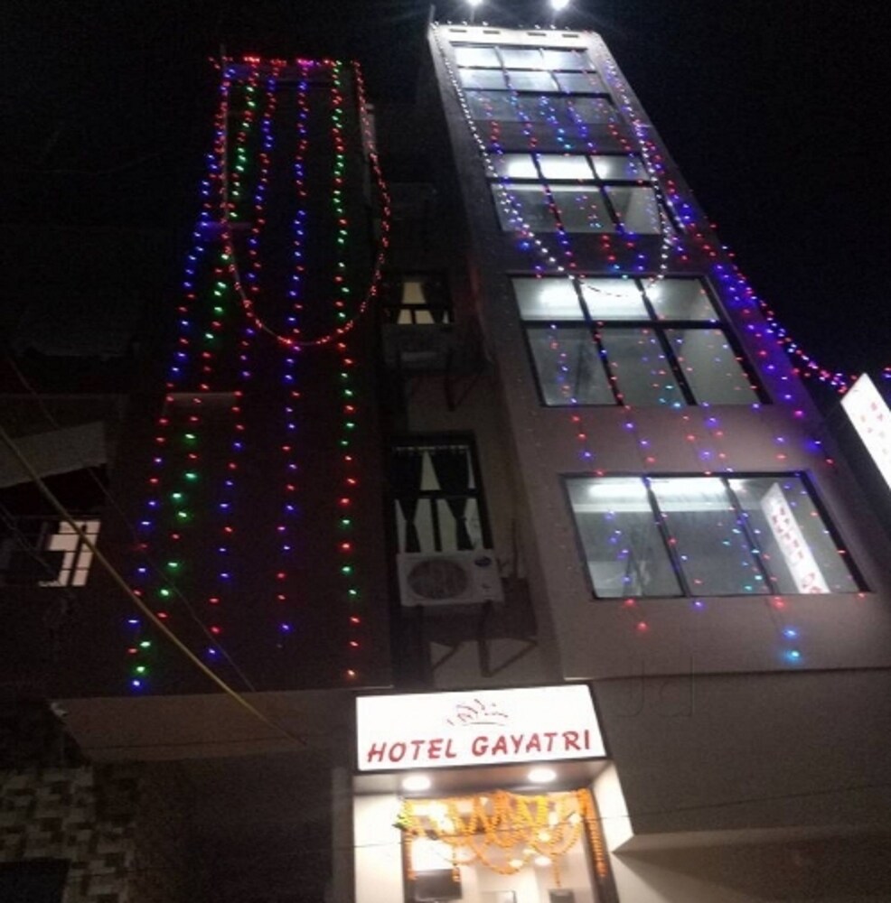 Hotel Gayatri By Sky Stays 1/22