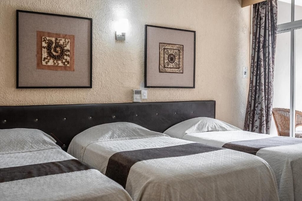 SUITE HOTEL MARIA DE LA LUZ 15/41