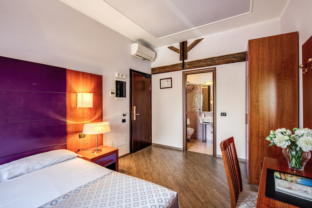 Hotel Roma Tiburtina 16/50