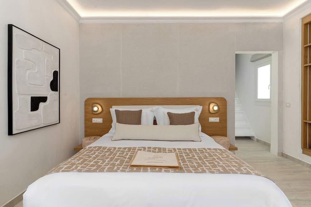 3 Bedrooms, Villa, 2 Double and Twin Beds, Sea View, Private Pool