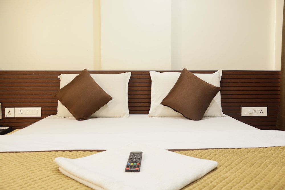 OYO Rooms Thaltej SG Highway 26/51