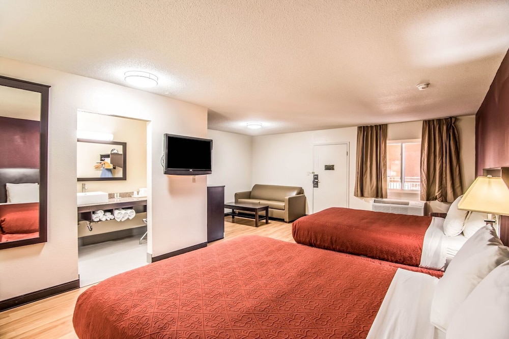 Colby Inn and Suites 11/25