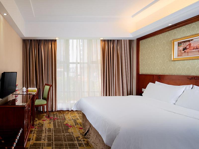 Vienna Hotel (Dongguan Houjie Wanda Plaza) 10/18