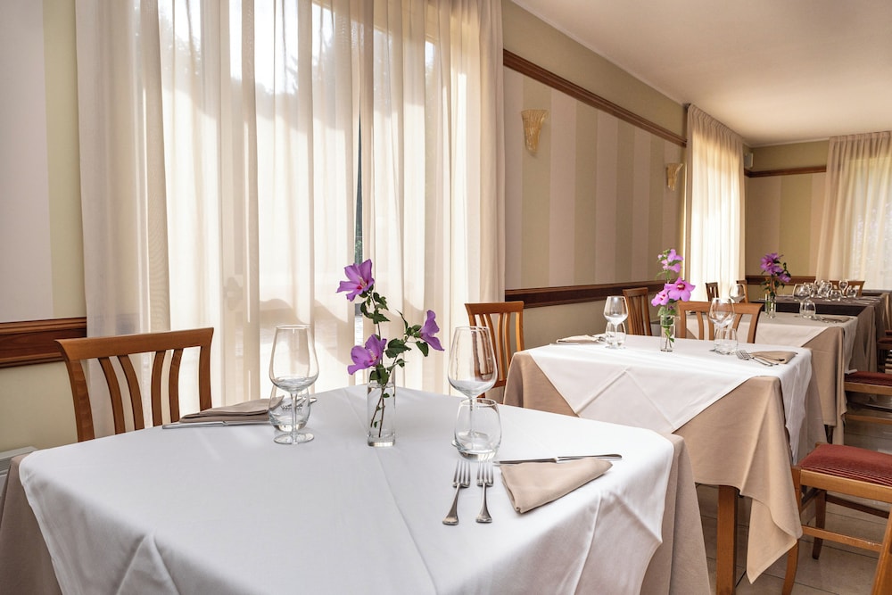 Hotel Valentino 39/50