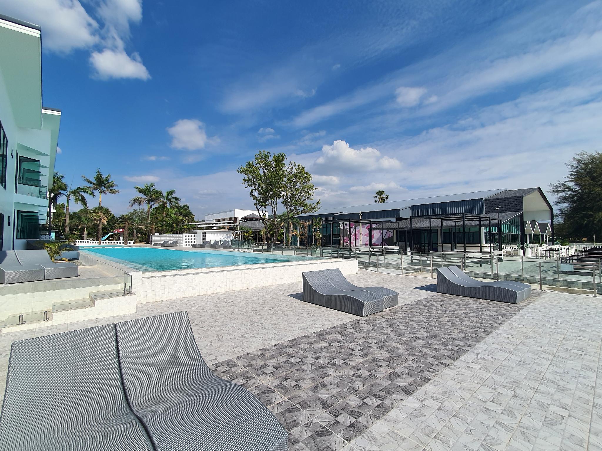 Rattana Pura Beach Resort 41/54