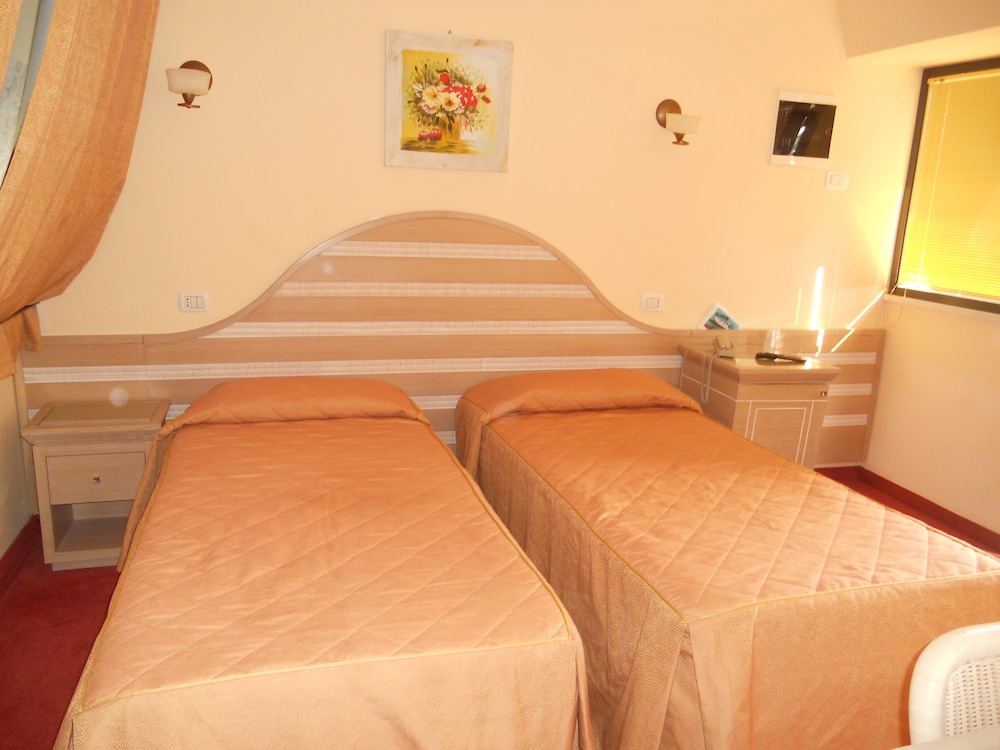 Hotel Nedy 13/47