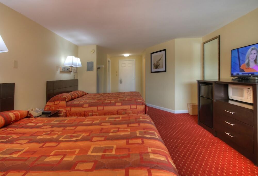 Colonial Village Resort 12/46