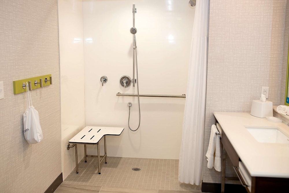 Hampton Inn and Suites Dundee 22/55