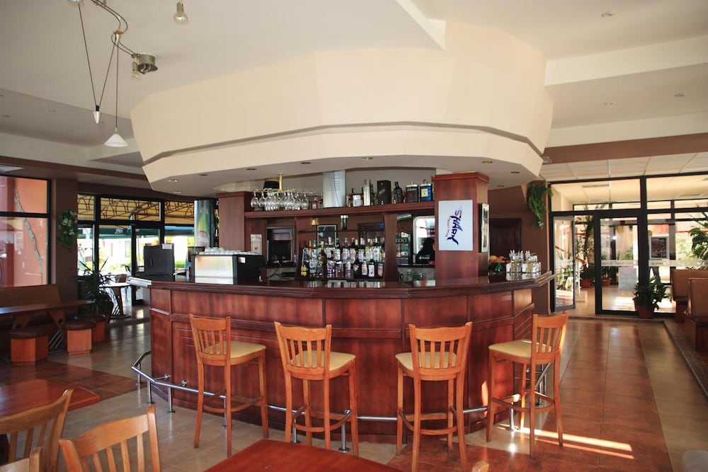 Hotel Grand 42/54