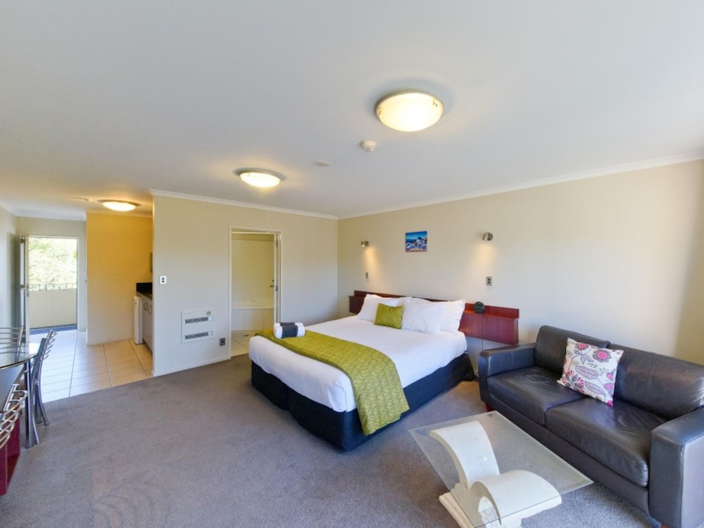Avenue Motor Lodge 21/35