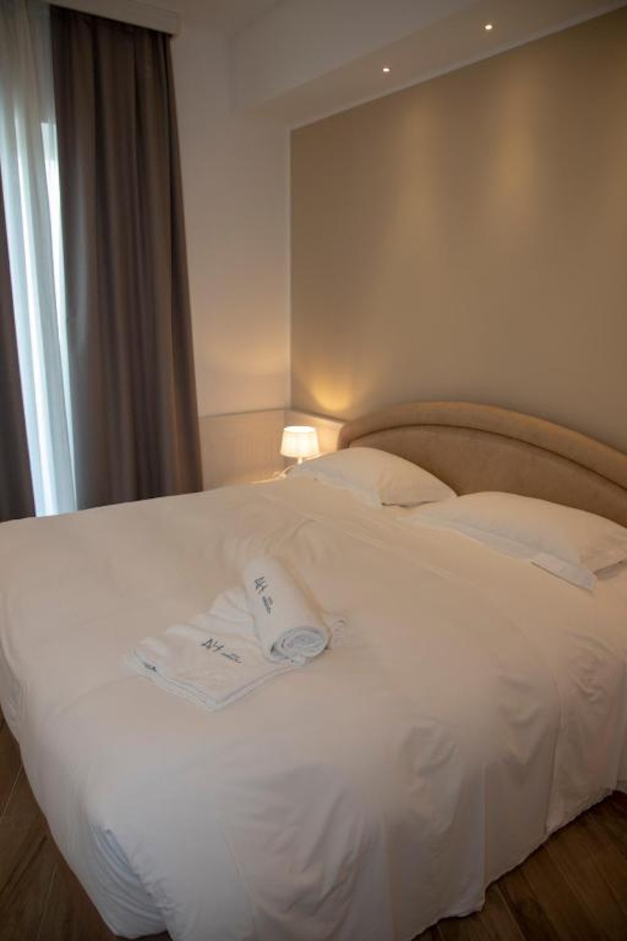 Hotel Adriatico 11/25