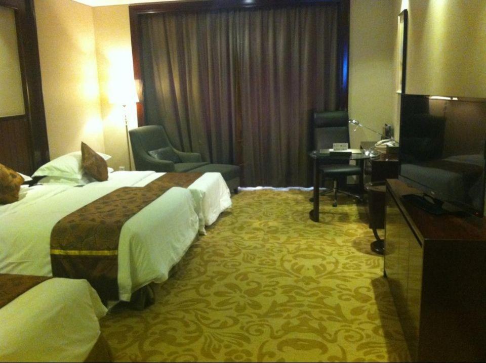 Ramada by Wyndham Changzhou 12/35