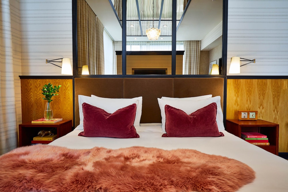 Fairlane Hotel 15/38