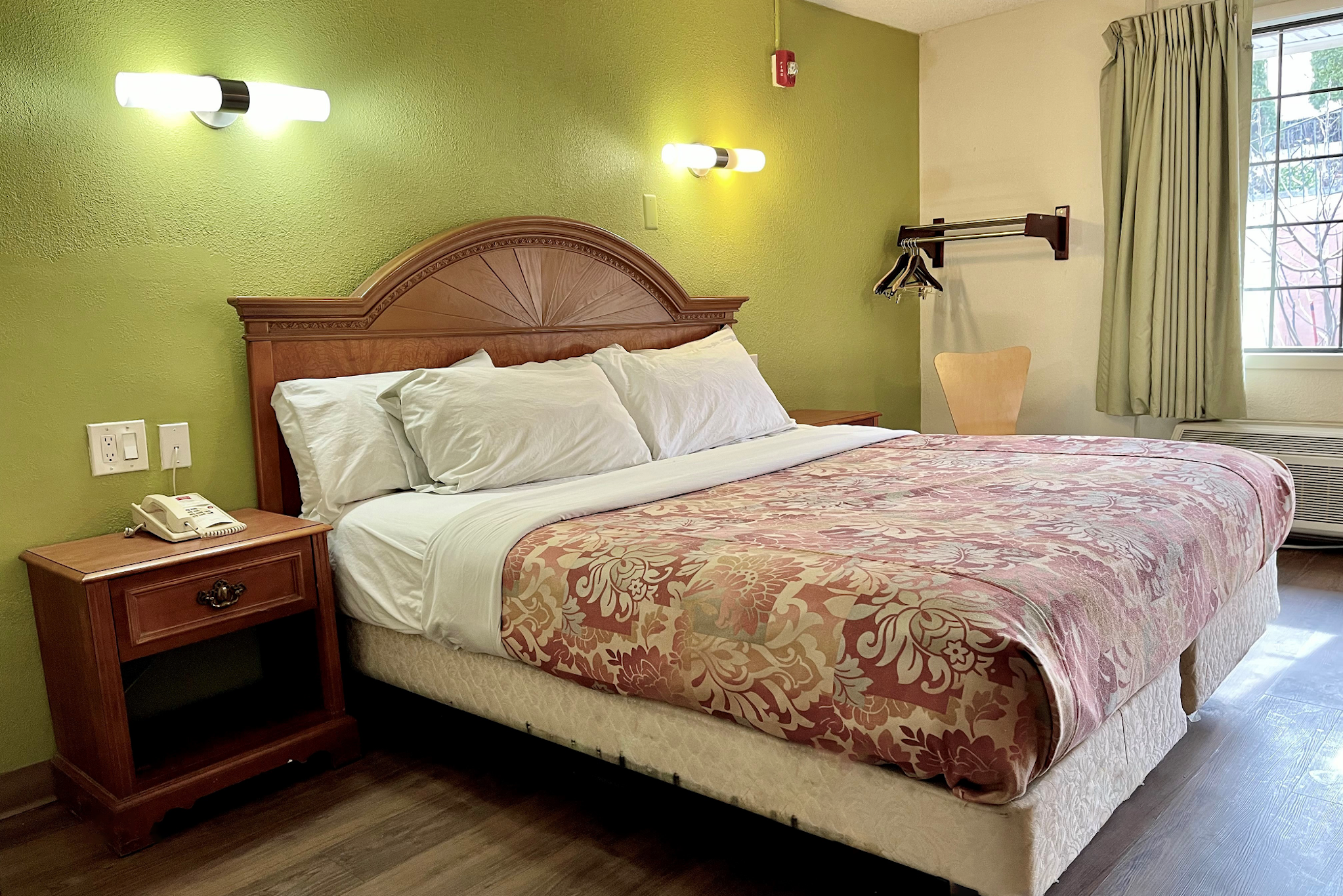 غرفة قياسية مفردة للمدخنين، Red Carpet Inn New Brunswick 2/3