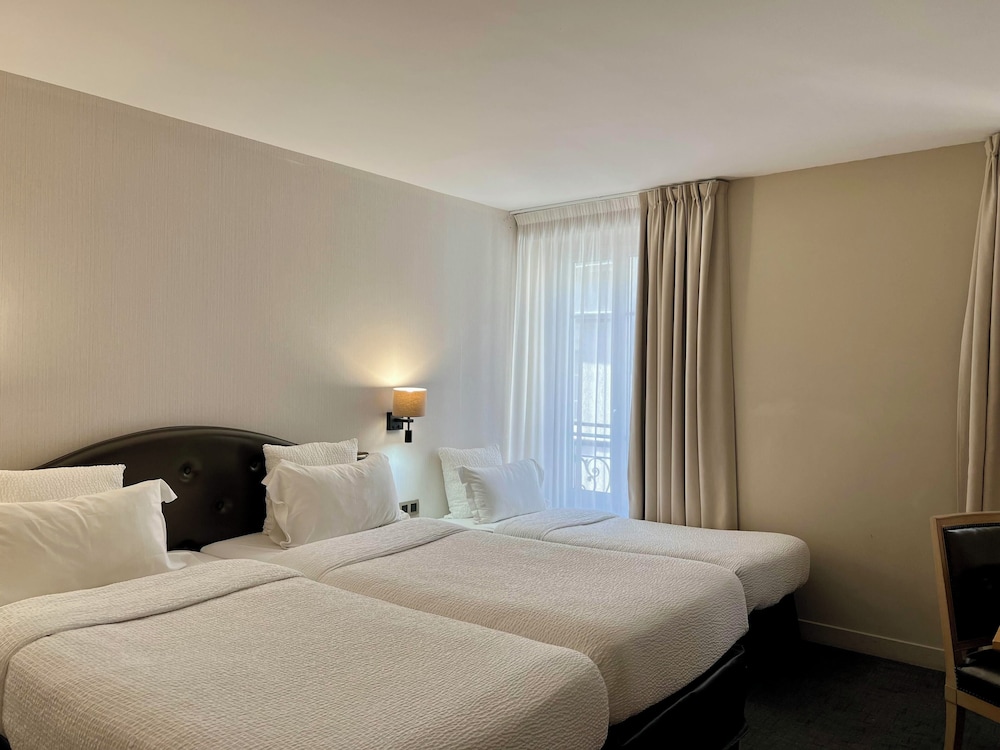 ROOM, TRIPLE