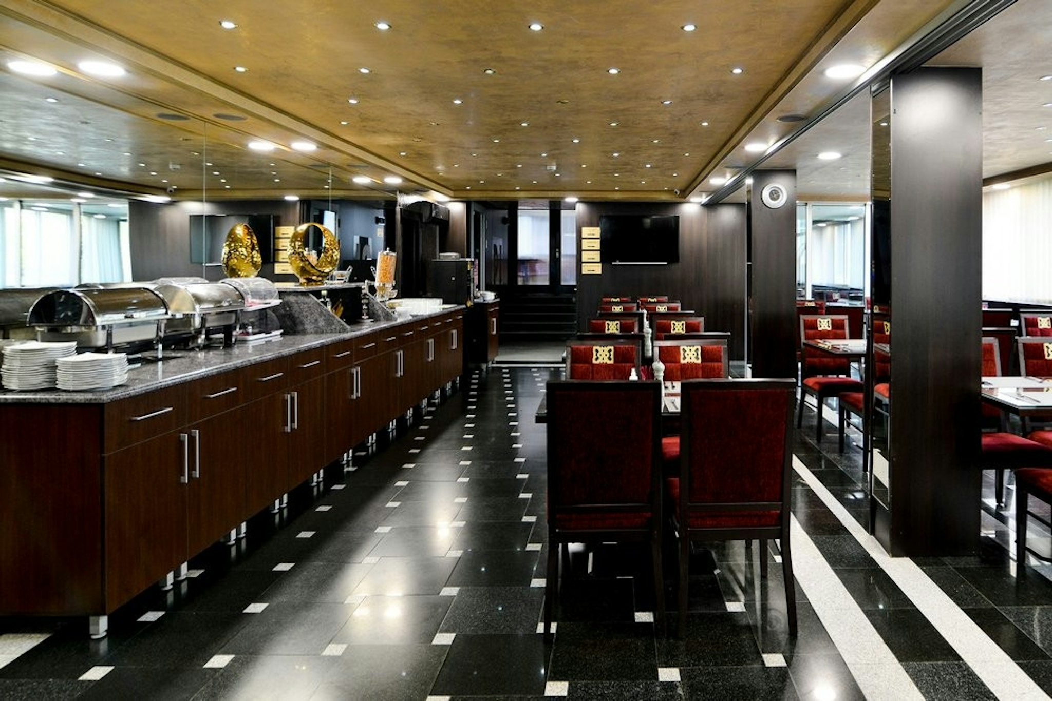 Prezident Hotel 70/75
