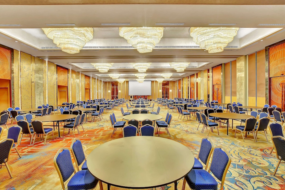 Radisson RED Chandigarh Mohali 47/75