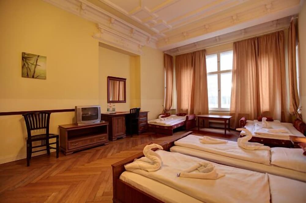 Hotel-Pension Bernstein 11/25