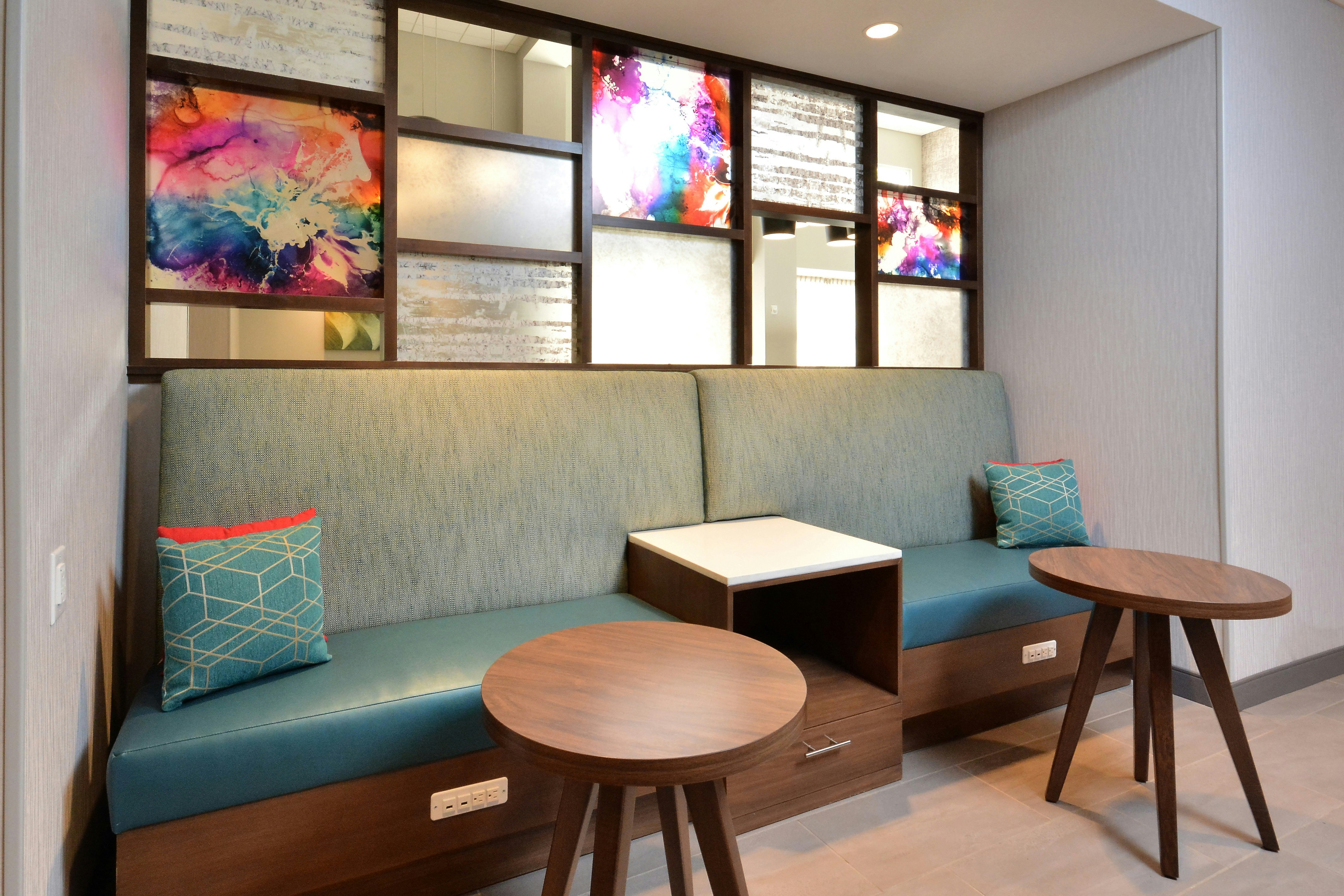 Hampton Inn and Suites Charlotte North I 485 13/22