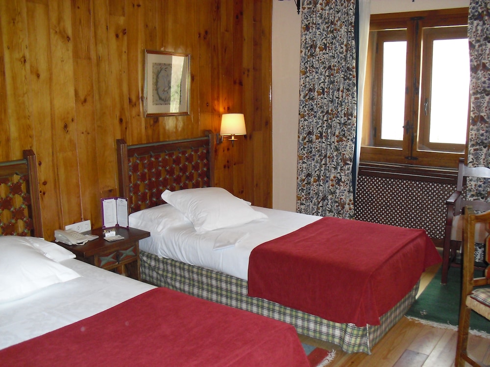 Parador De Bielsa 10/70
