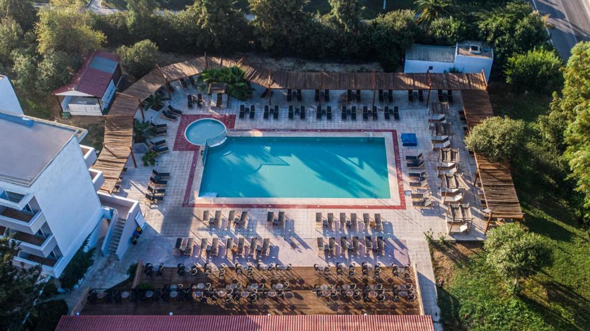 Aegean Bay Hotel 75/76