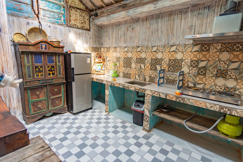 Santhika B&B 8/50