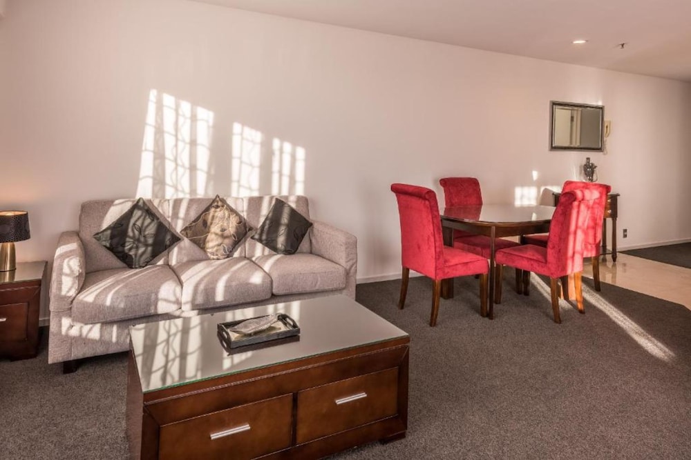 Fino Hotel And Suites 25/34
