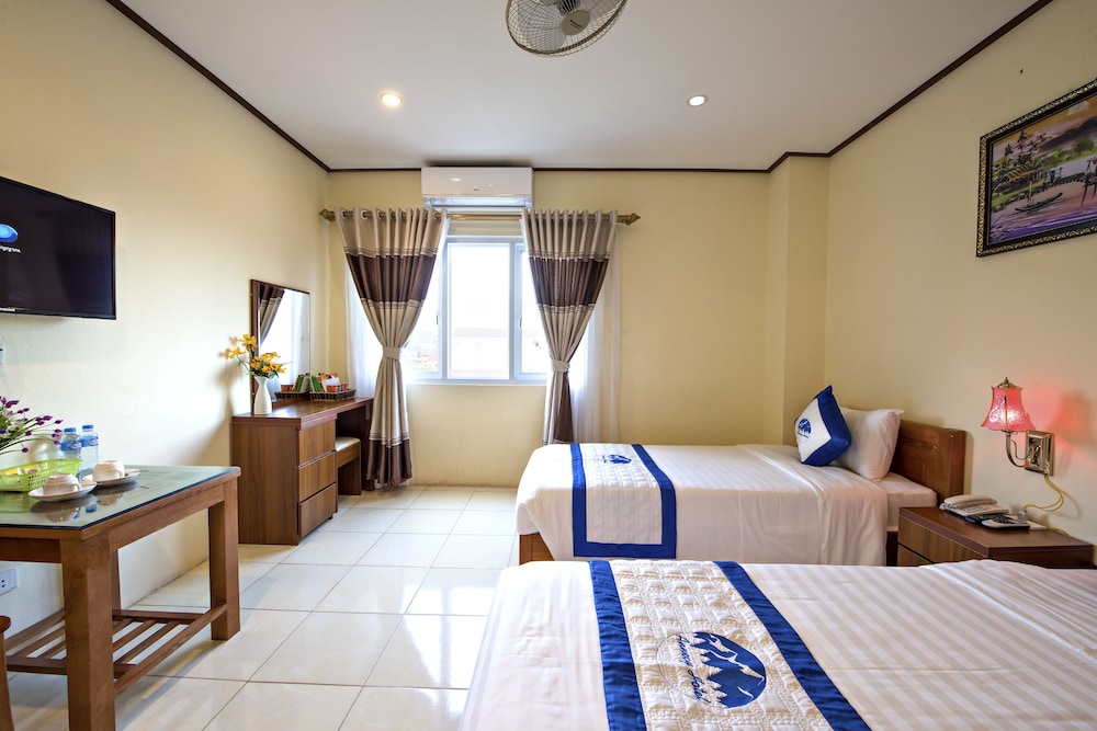 Annecy Hotel Vang Vieng 10/30