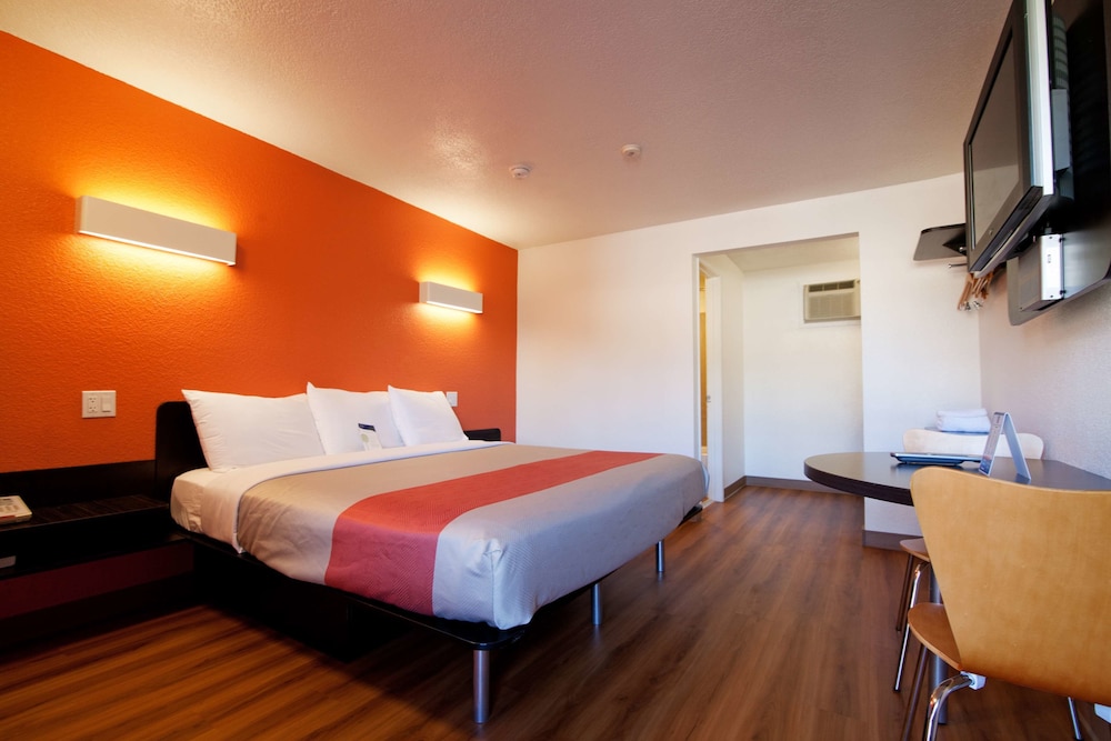Motel6 Bremerton, WA 16/33