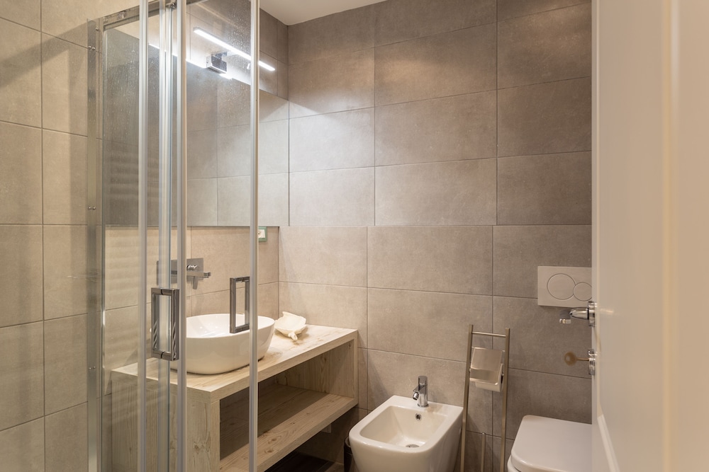 Carla s Rooms with Private Bathroom & Kitchen 25/26