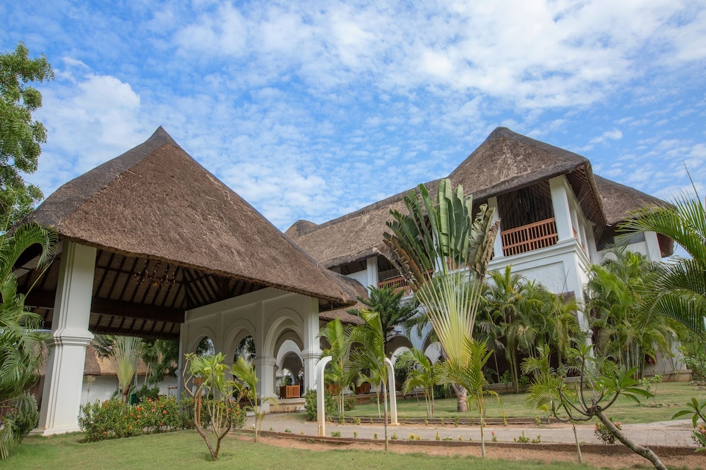 Le Pondy Resort 8/50