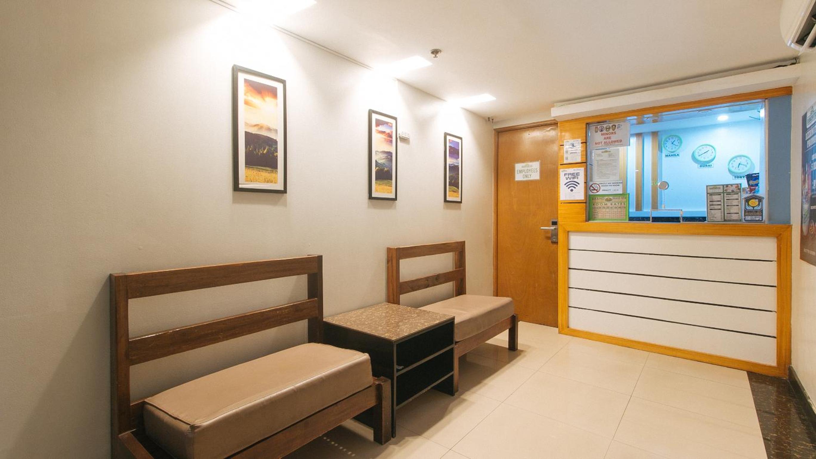 OYO 717 Ranchotel Bayanan 44/50