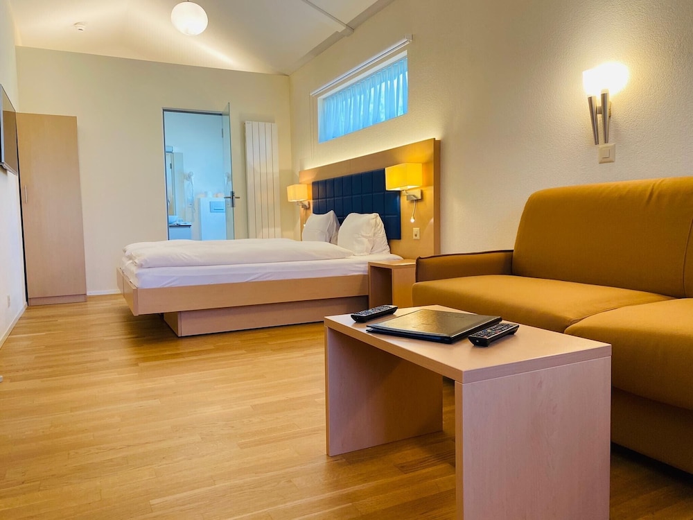 Felmis Hotel 32/37