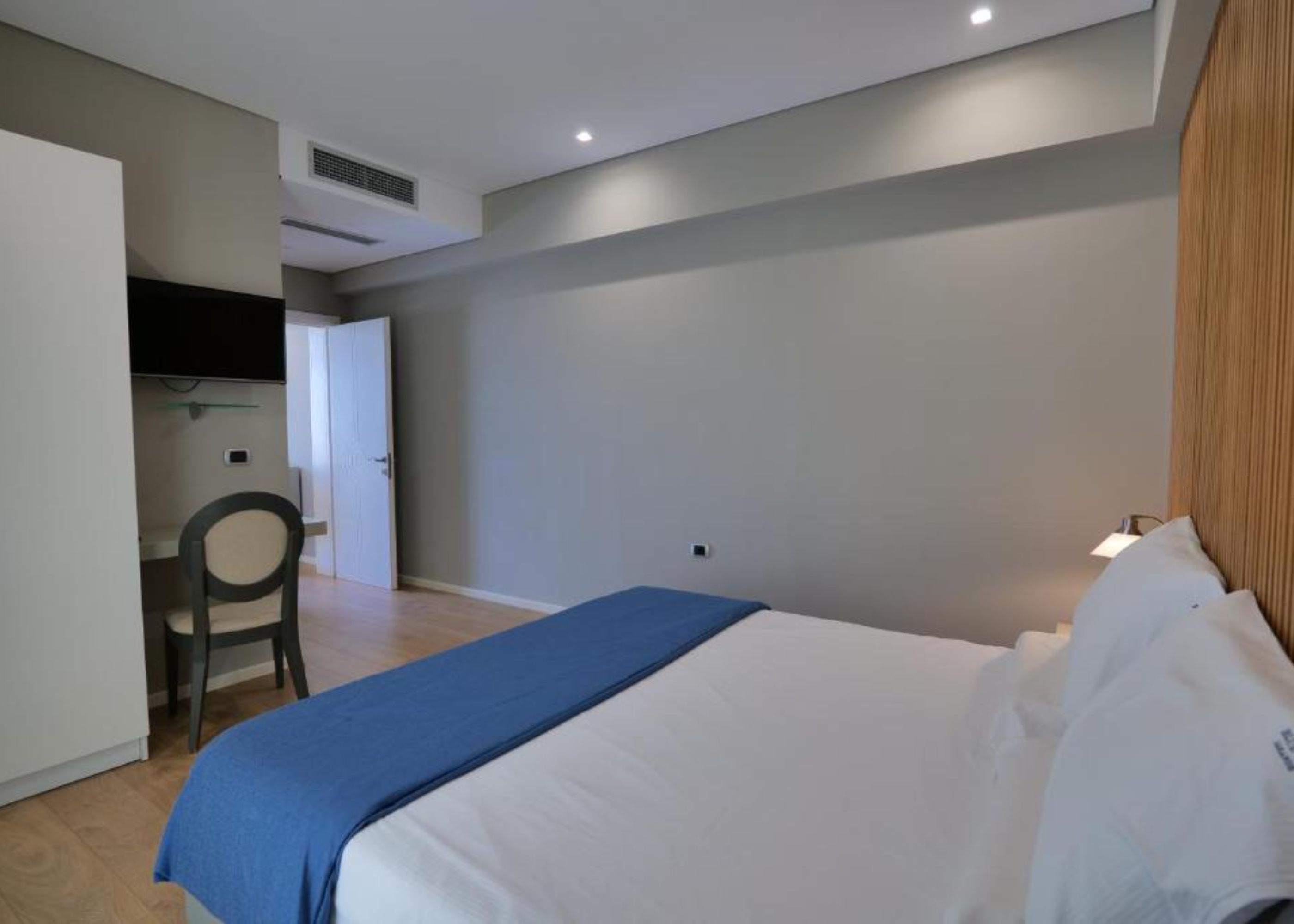 جناح سوبيريور بإطلالة على البحر بشرفة، Blue Sky Hotel 7/10