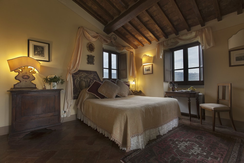 Il Falconiere 32/83