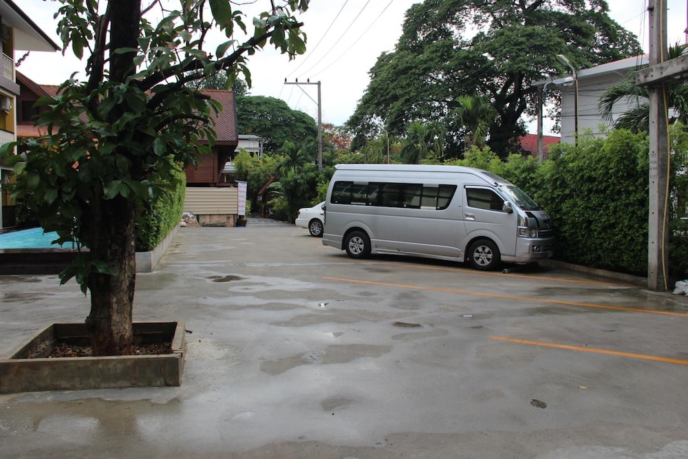 Monmuang Hotel And Residence 27/33