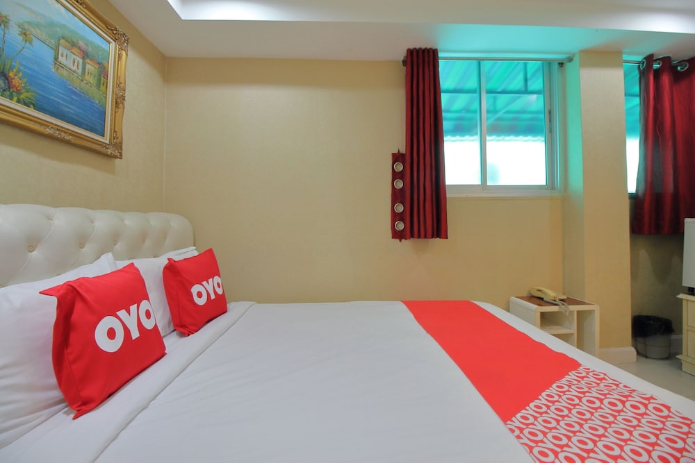 OYO 102 Diamond Residence Silom 14/28