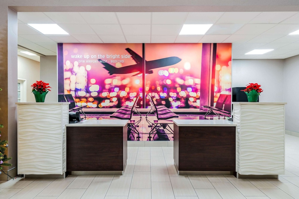 La Quinta Inn & Suites by Wyndham DFW Airport West - Bedford 13/41