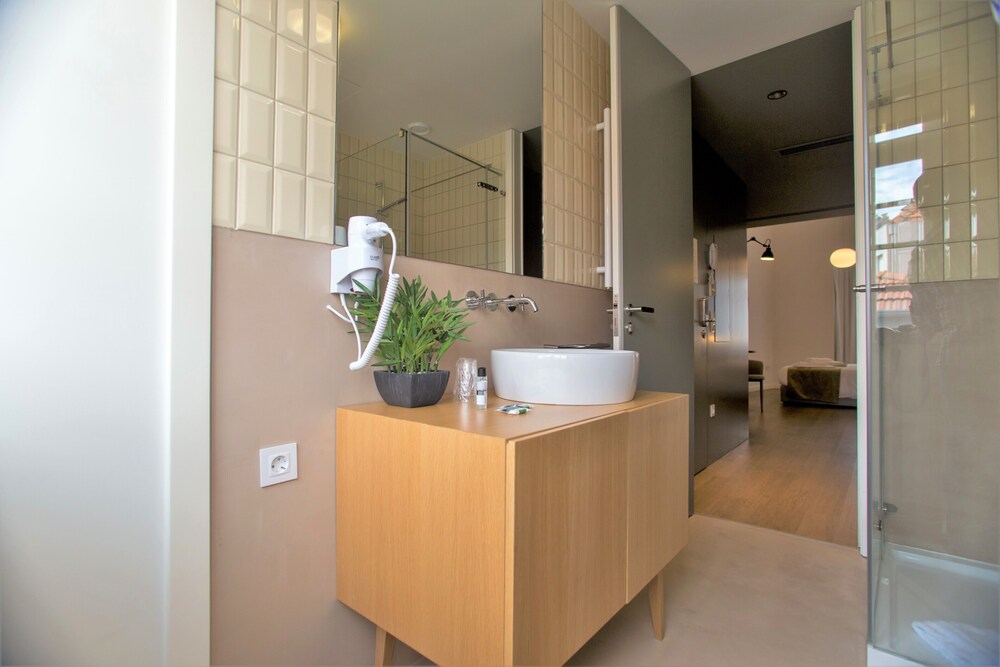 Clerigos Prime Suites by Porto City Hosts 50/50