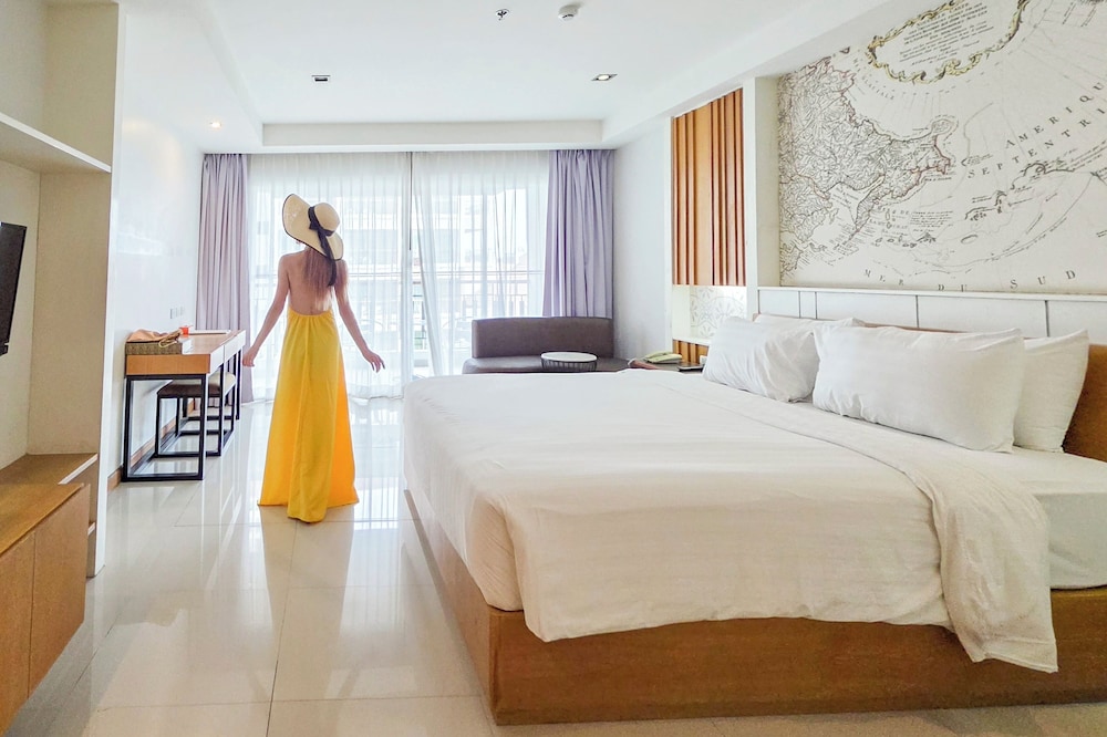 Welcome World Beachfront Resort 10/47